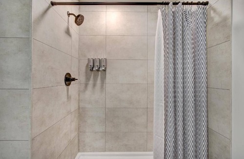 Silverthorne Hôtel | Stylish City Getaway – Walk to Dining, Art, Shopping & the Heart of Downtown