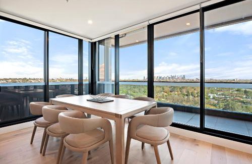 Alphington Appartement | Stylish City-View Apartment with Deluxe Amenities