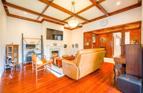 Epsom Maison | Stylish Classic Retreat in Prime Epsom Location