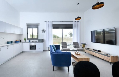 Nahariya Appartement | Stylish Coastal Oasis by Sea N' Rent