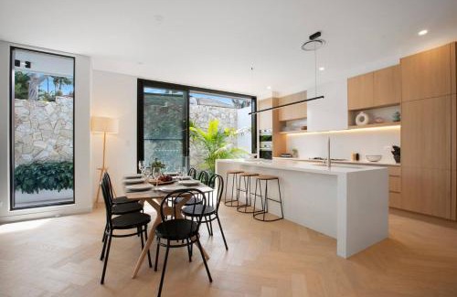 Burraneer Maison | Stylish Coastal Retreat Near Cronulla Beach