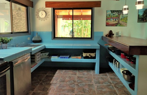 Barrio Las Parcelas Appartement | Stylish Colorful & Cozy Tropical Private Bedroom