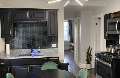 Brighton Park Appartement | Stylish comfortable 3BR with tons of natural light