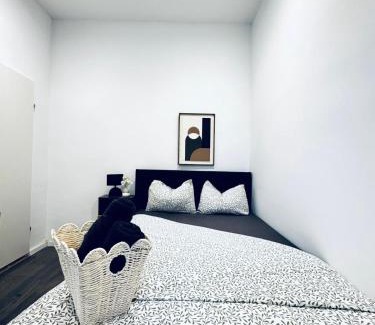 Klosterneuburg Appartement | Stylish & Comfy 1BR Apartment Very Central