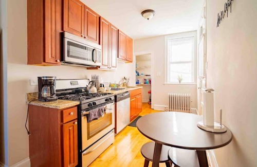 Ravenswood Maison | ⭐|Stylish|Comfy|Lincoln Sq.| 2BR |✨|Near Wrigley|⭐