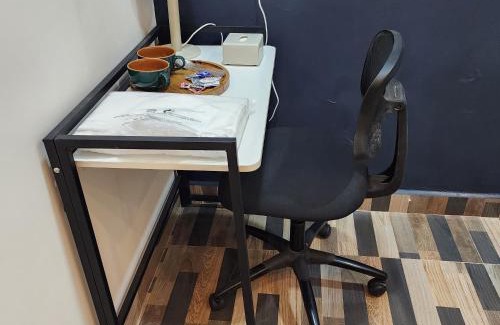 Pallavaram Maison | Stylish comfy Room near Airport