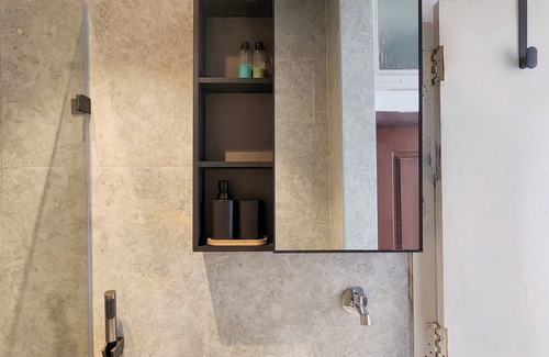 Pallavaram Lit Et Petit-Déjeuner | Stylish Comfy Room near Airport