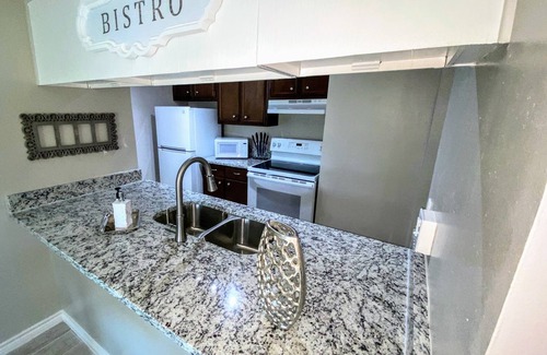 North San Antonio - SAT Copropriété | Stylish Condo Baptist H. DWTN 6 Flags River Walk pearl Cantera Sea World Central