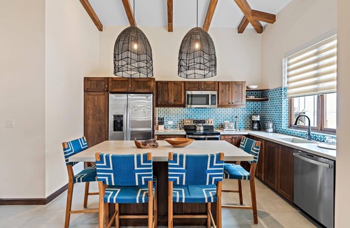 Las Catalinas Appartement | Stylish Condo in the Heart of Las Catalinas with Vibrant Design & Exclusive Beac