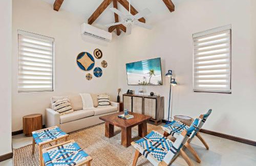 Las Catalinas Appartement | Stylish Condo in the Heart of Las Catalinas with Vibrant Design & Exclusive Beach Club Access