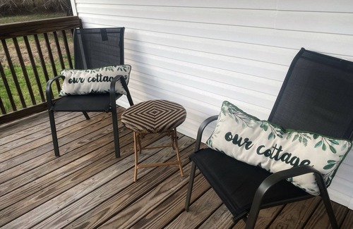 Hohenwald Cottage | Stylish Cottage central to wineries, Natchez Trace, Buffalo River, Amish Country