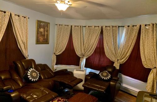 Pawtucket Appartement | Stylish, Cozy 2BR Private Apt, 2nd Floor, Scenic View, Well-Appointed, Near Providence, MA, RI Line, I-95 Access
