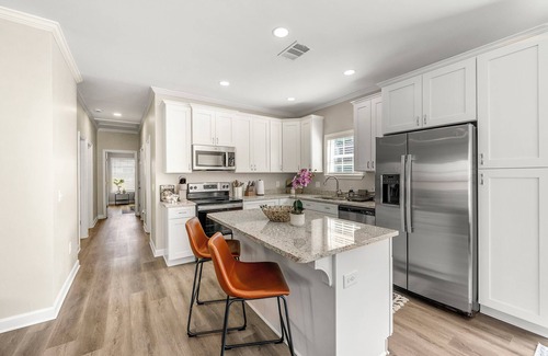 Jefferson Park Maison | Stylish & Cozy New Bungalow - 10min to Midtown!