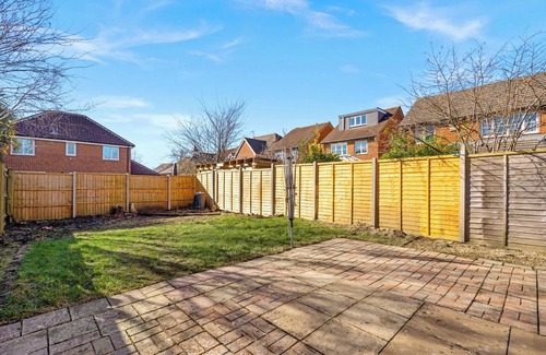 Swindon Appartement | Stylish & Cozy Retreat /Prime Location/ Perfect for short & Long Stays
