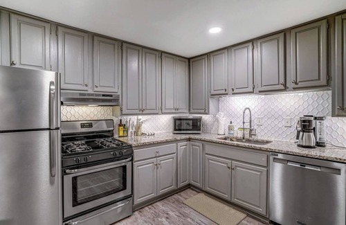 Columbia Heights Maison | Stylish DC Getaway Free Parking
