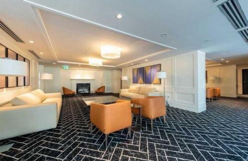 Bay Cloverhill Appartement | Stylish Downtown Toronto Residential Hotel