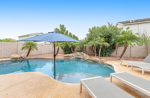 Avondale Maison | Stylish Family-Friendly Escape with Private Pool Backyard Oasis, High-Speed WiFi