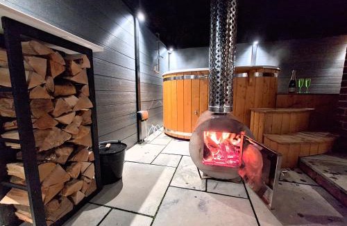 Norwich Appartement | Stylish Escape With Wood-Fired Hot Tub