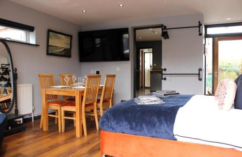 Norwich Appartement | Stylish Escape With Wood-Fired Hot Tub