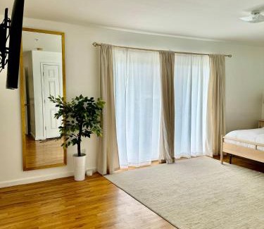 Newark Appartement | Stylish Evergreen Apartment By Newark Airport