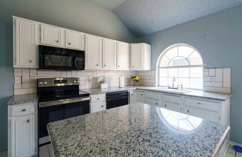 Elmo Maison | Stylish fab 4 Bedroom house near lake Ray Hubbard