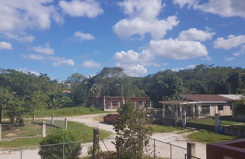 San Ignacio Maison | Stylish Family sized house 5 minutes from Center of San Ignacio Town