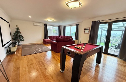 Hawthorn East Maison | Stylish Family Holiday Home close to CBD - Camberwell Market - Chadstone