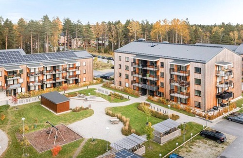 Upplands-Bro Municipality Appartement | Stylish Flat Just 35 Min from Stockholm Central