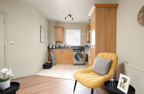 Malmesbury Appartement | Stylish Flat With Sofa Bed in Malmesbury!