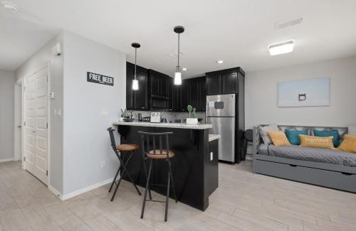 Edinburg Appartement | Stylish Furnished 2Bd 2Ba Apartment with Wifi Close to Shopping and Entertainment in McAllen Month to month contract on long term stays