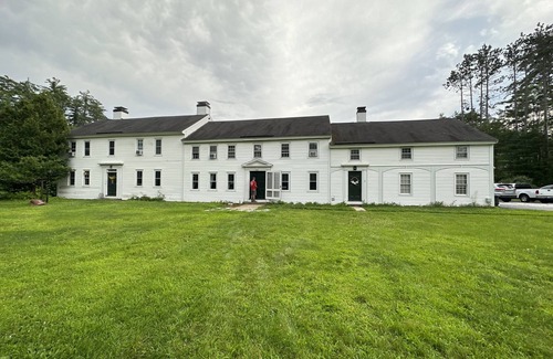 Concord Appartement | Stylish Hidden Gem w/Fire Pit