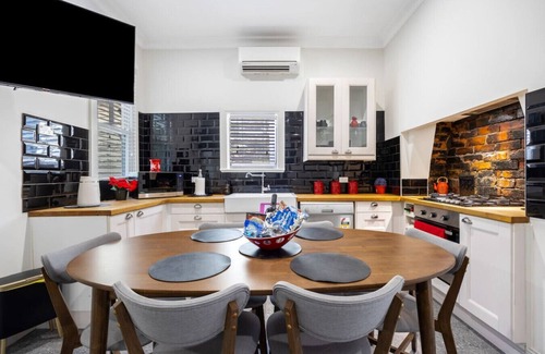 Ballarat Maison | 3BR/1BT near Lake Wendouree - 3 mins drive