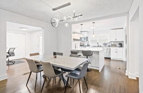 North Druid Hills Appartement | Stylish home by Emory TV in all 4 bedrooms