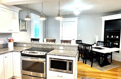 Wakefield Copropriété | Stylish home next to train to Boston, near Salem