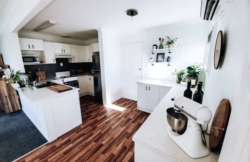 Singleton Maison | Stylish home with amazing entertainment area