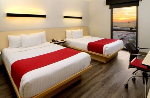 North Hotel Zone Hôtel | Stylish Hotel Rooms in Puerto Vallarta, Walk to Beach, Shops, & Marina - 3 Units