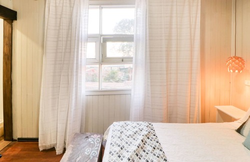 La Cruz Maison | Stylish hotel suite in family hotel with bay views, fast WiFi, & restaurant