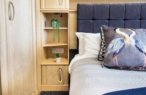 Patchway Maison | Stylish House w/Game Room in Bristol w/Parking