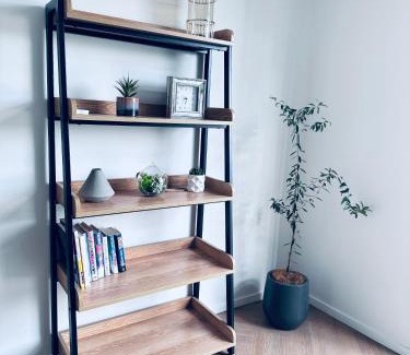 Pakuranga Appartement | Stylish Industrial Holiday House in Pakuranga Free Wifi Netflix