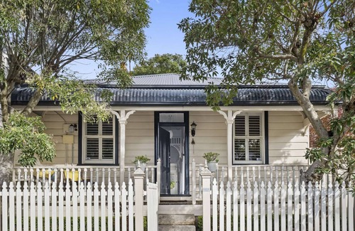 Rozelle Maison | Stylish light-filled 2BR characterful cottage