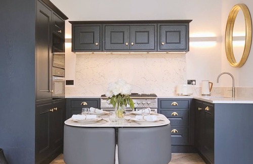 Paddington Appartement | Stylish Little Venice Oasis w/ Private Park