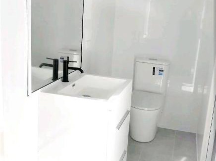 Glenfield Maison | Stylish Master Suite + Private Bathroom + TV FREE Parking Pet Friendly