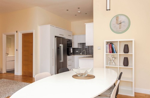Peninsula Appartement | Stylish + modern 2 bedroom property in Greenwich!