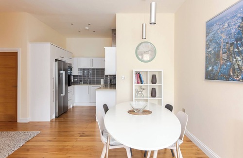 Peninsula Appartement | Stylish + modern 2 bedroom property in Greenwich!