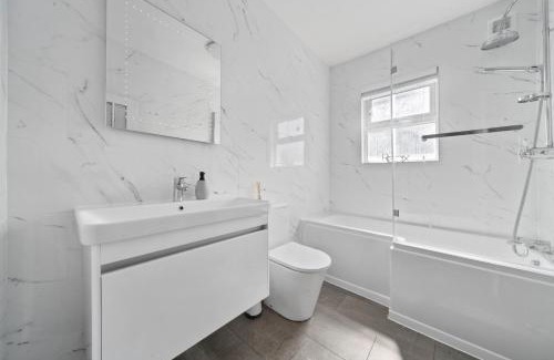 Bensham Manor Appartement | Stylish Modern 3 Bedroom Home with Garden