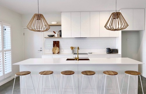 Belmont Maison | Stylish modern 3-bedroom townhome in enchanting Belmont with AC, WiFi
