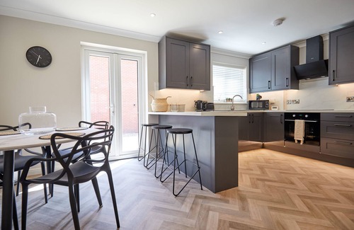Norwich Maison | Stylish modern 3 bedroom with Ensuite - long stays welcome