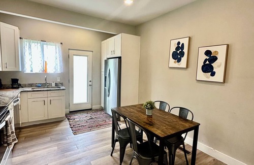 Columbus Maison | Stylish Modern 3BR 2 Bath Central Free Parking