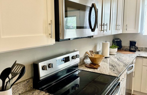 Columbus Maison | Stylish Modern 3BR 2 Bath Central Free Parking