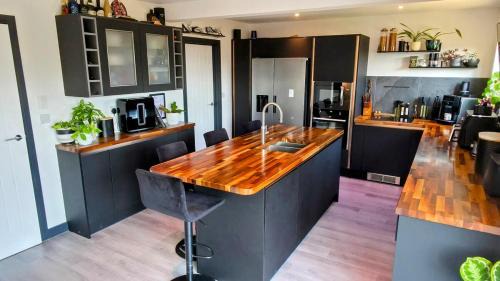 Cyncoed Maison | Stylish, Modern Cardiff Home, Perfect for Groups and Families
